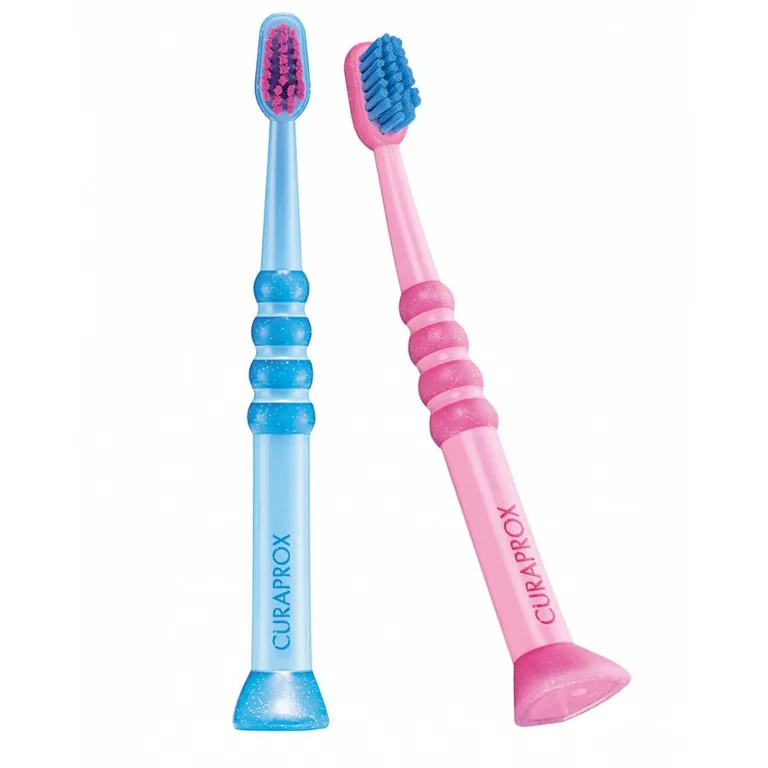 Curaprox baby 5500 зубная щетка, 0-4 лет,цвет в ассортименте, 1 шт.(цвета в наличии голубой и розовый) Curaprox baby 5500 зубная щетка, 0-4 лет,цвет в ассортименте, 1 шт.(цвета в наличии голубой и розовый)